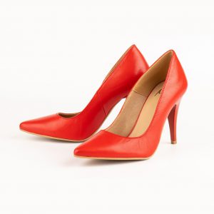 Petite size red pumps